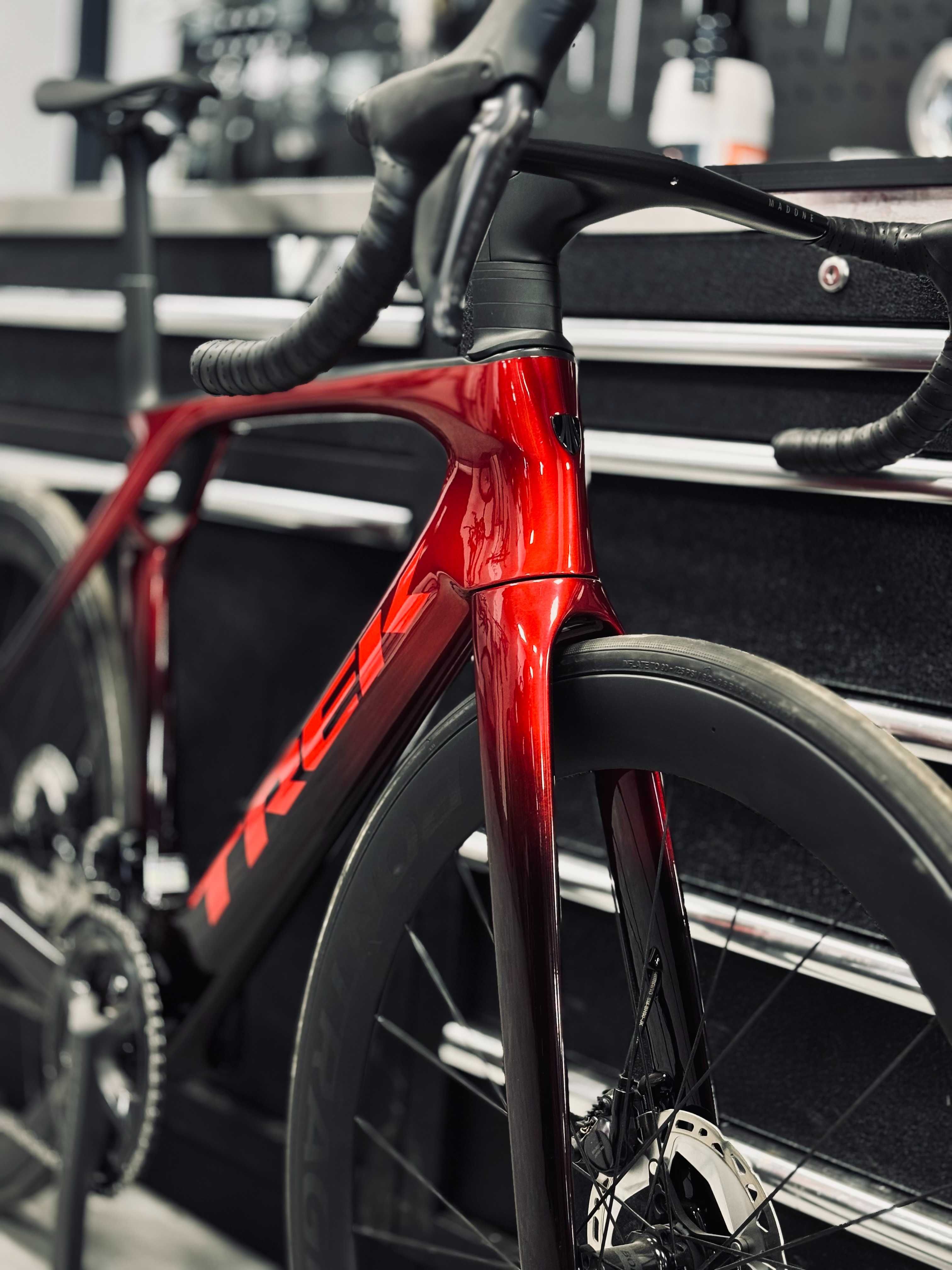 Rower Trek Madone SLR 7 rozm. 56 Red Carbon Smoke