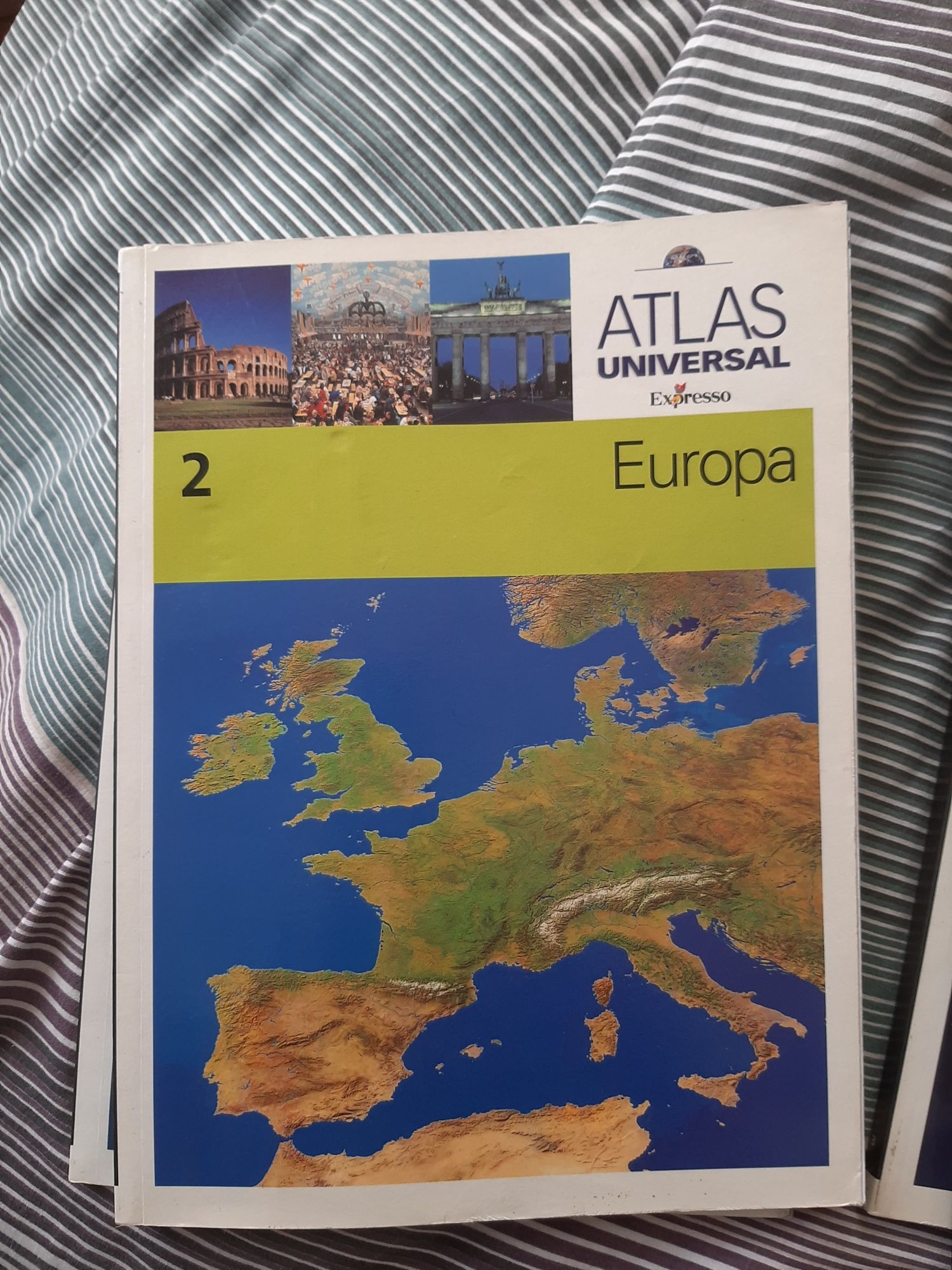 Livro atlas universal