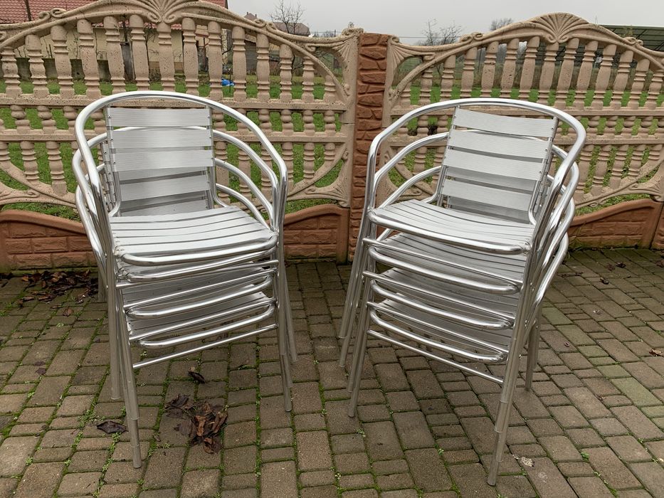 Стільці алюмінові гарний стан