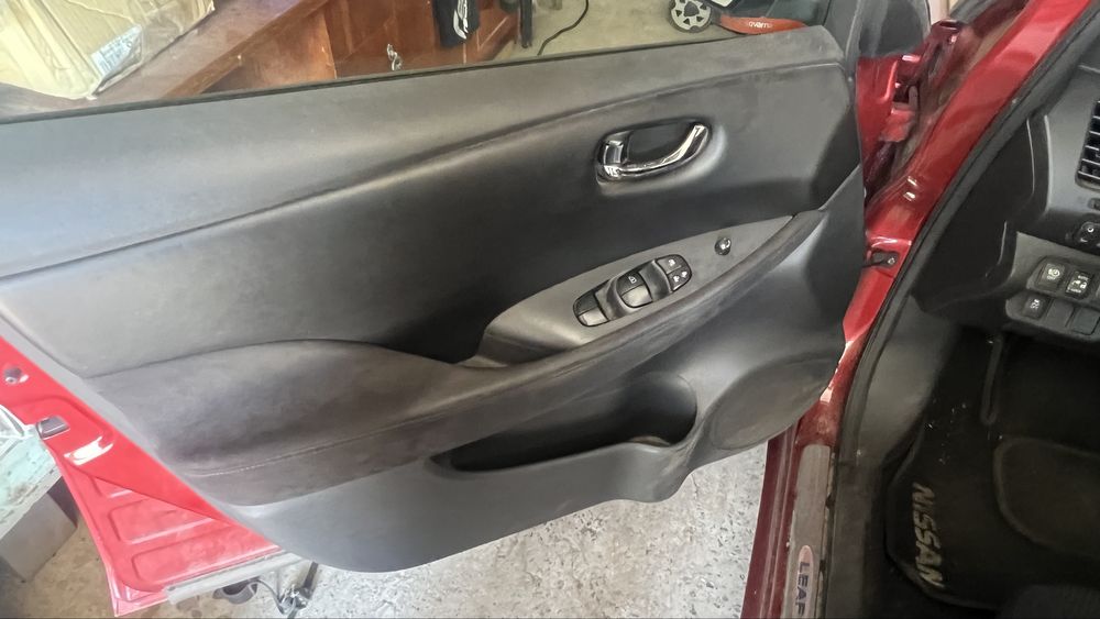 Продам Nissan leaf