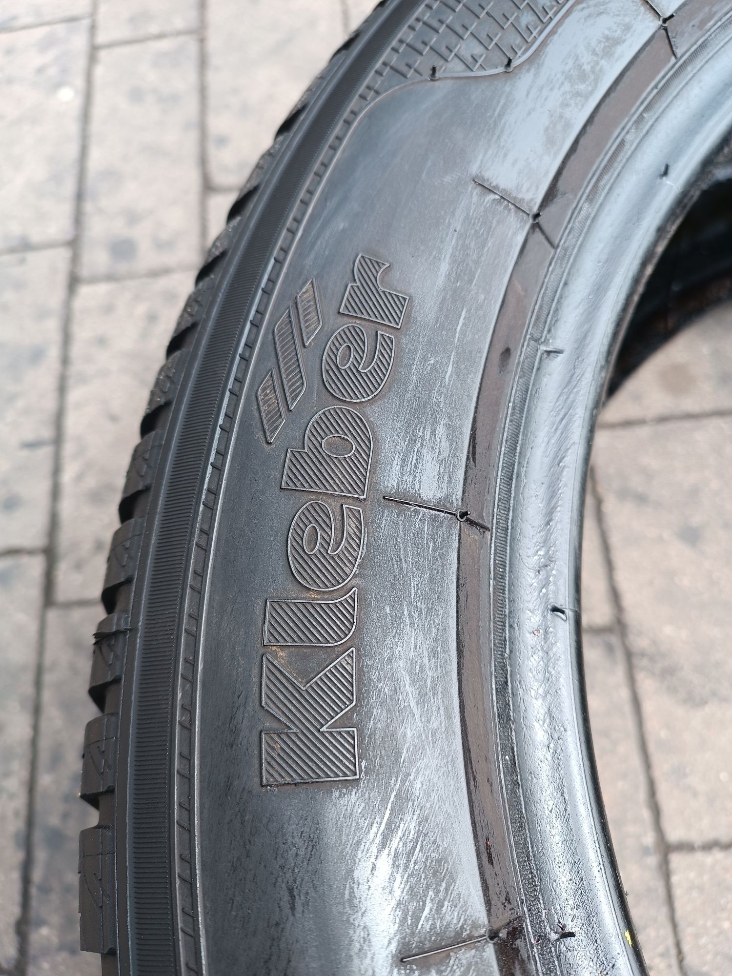 225/55R17 Kleber Quadraxer 2