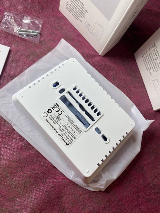 Термостат розумний KETOTEK і MOES Matter