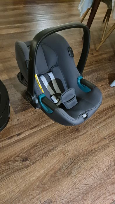 Fotelik BABY-SAFE iSENSE firmy Britax Römer
Od urodzenia - 15 miesięcy