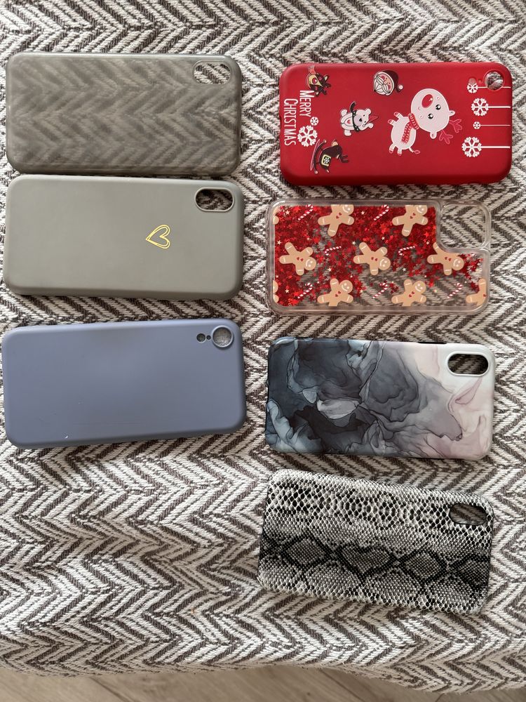 Чохли на Iphone XR