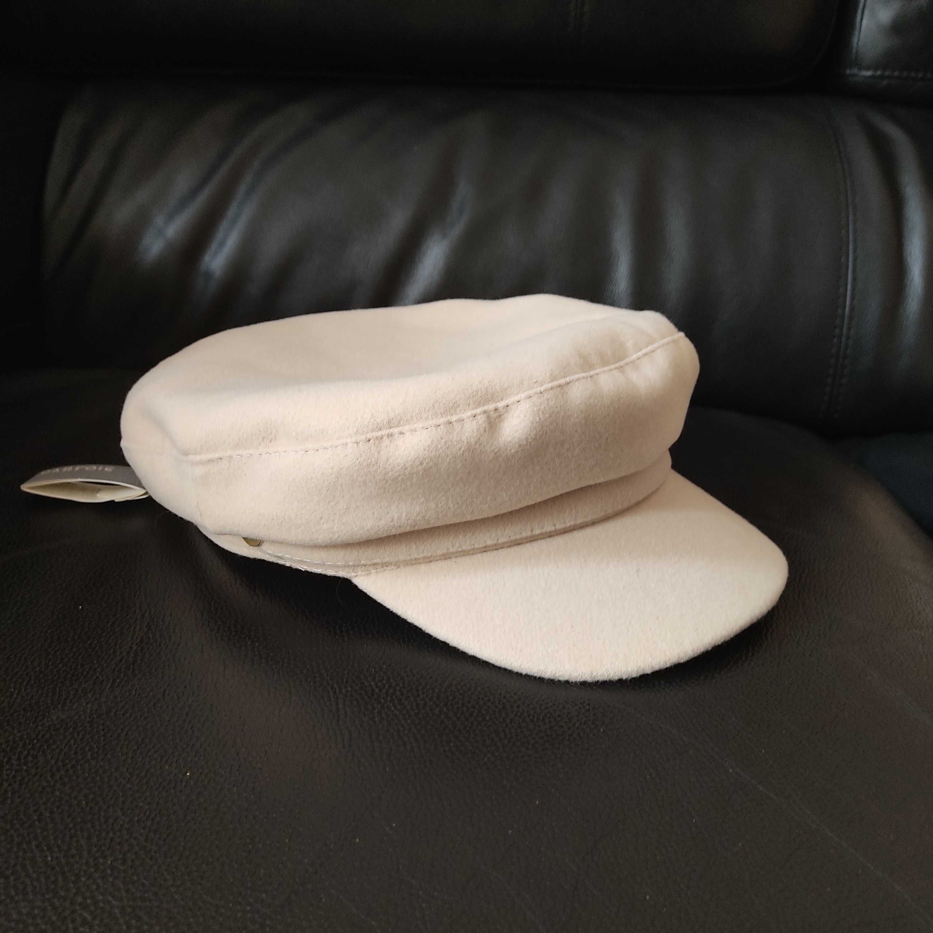 Chapéu novo com etiqueta