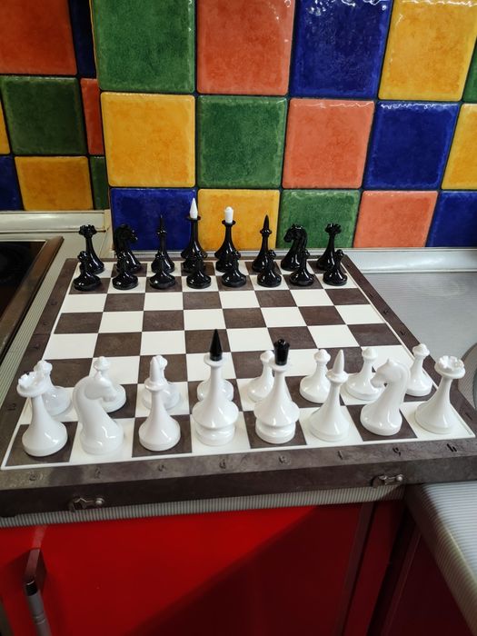 Коробка родная упаковочная, пластиковые шахматы в Новом состоянии.