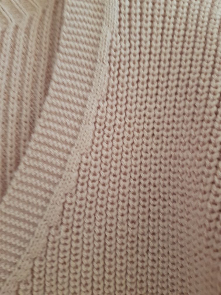 Sweter pudrowy róż