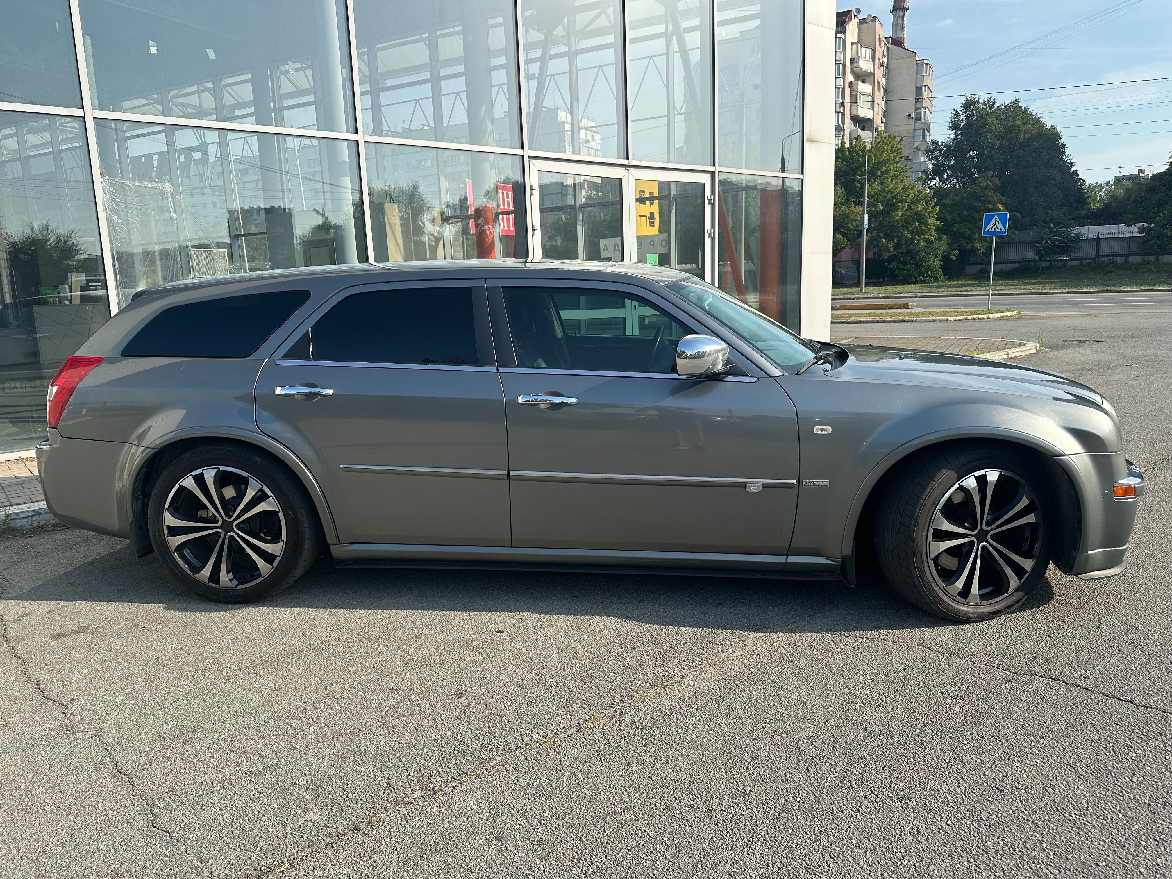 Chrysler 300C Универсал. Signature series.