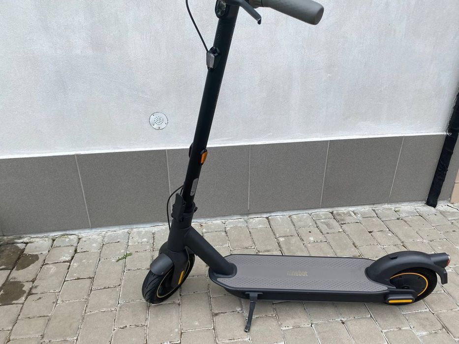Електросамокат Ninebot G30E II
