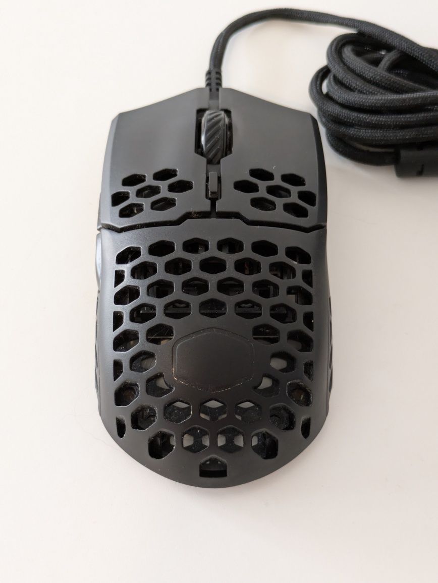 Rato Coolermaster MM710
