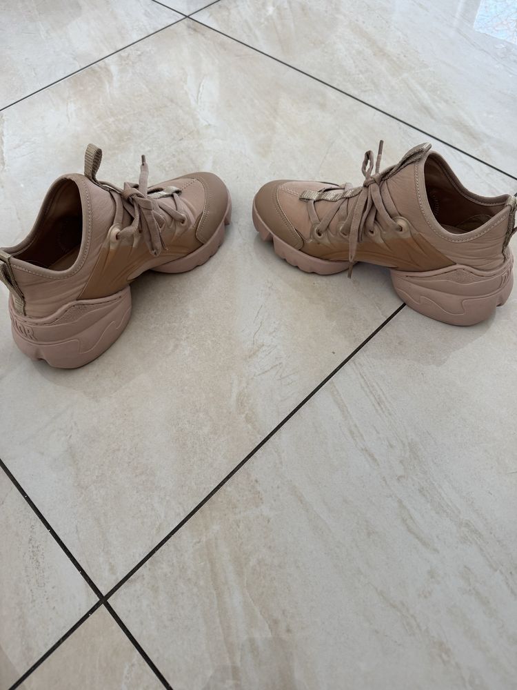 Dior Buty sportowe D-Connect sneakersy nude beżowe
