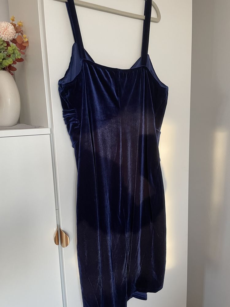 Elegancka welurowa niebieska sukienka 3XL