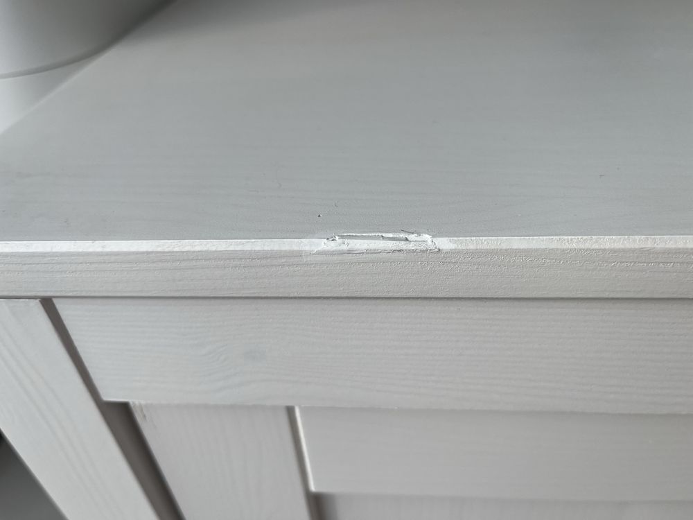 Białe biurko HEMNES