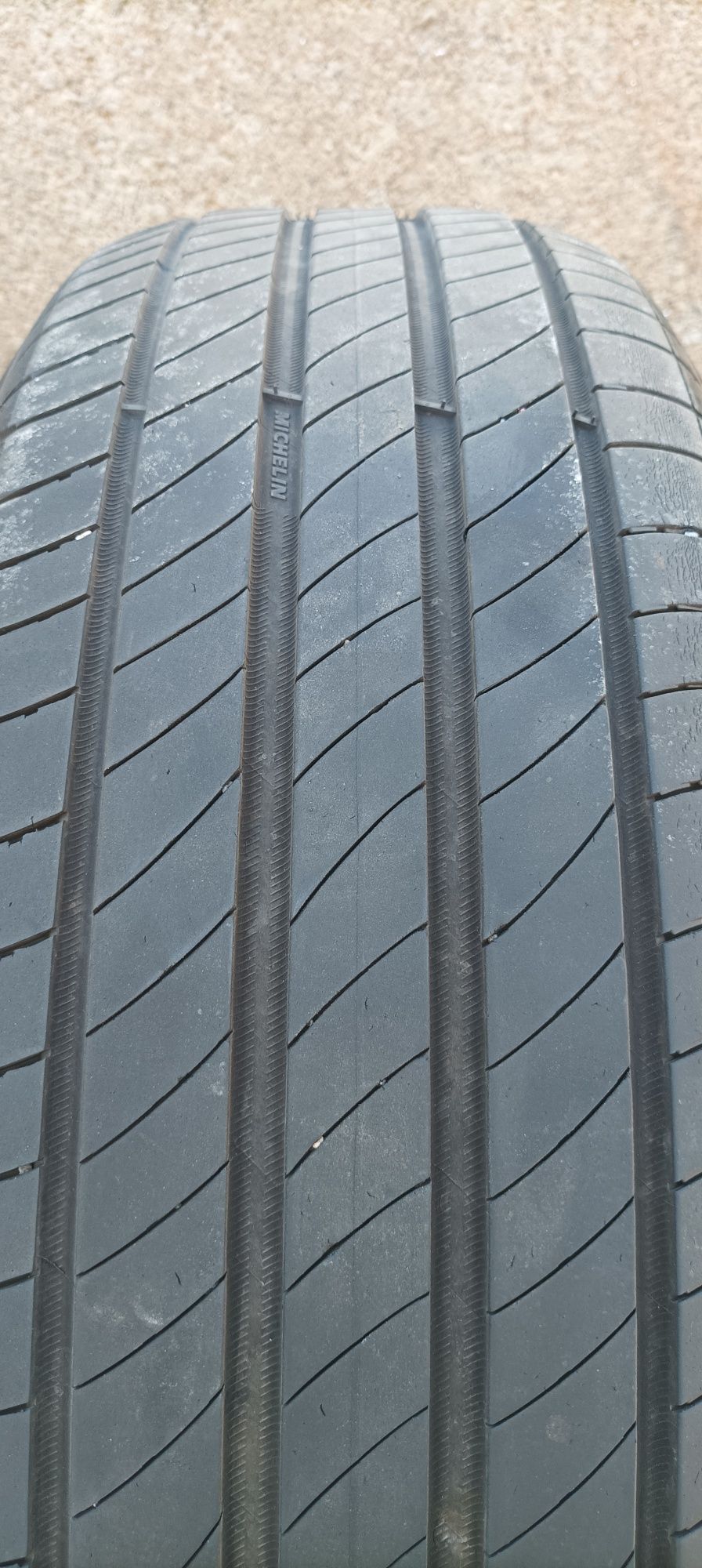 Par pneus Michelin 215/65 R17