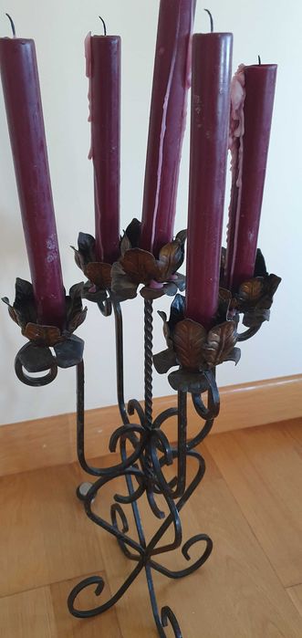 Castiçal em ferro forjado