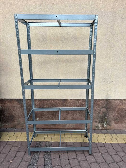 Regał metalowy do garażu