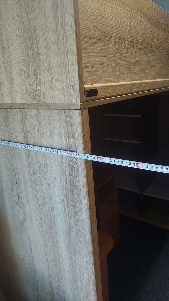 Двухъярусная кровать с матрацем,шкафом,столиком,полочками за 9900 гр