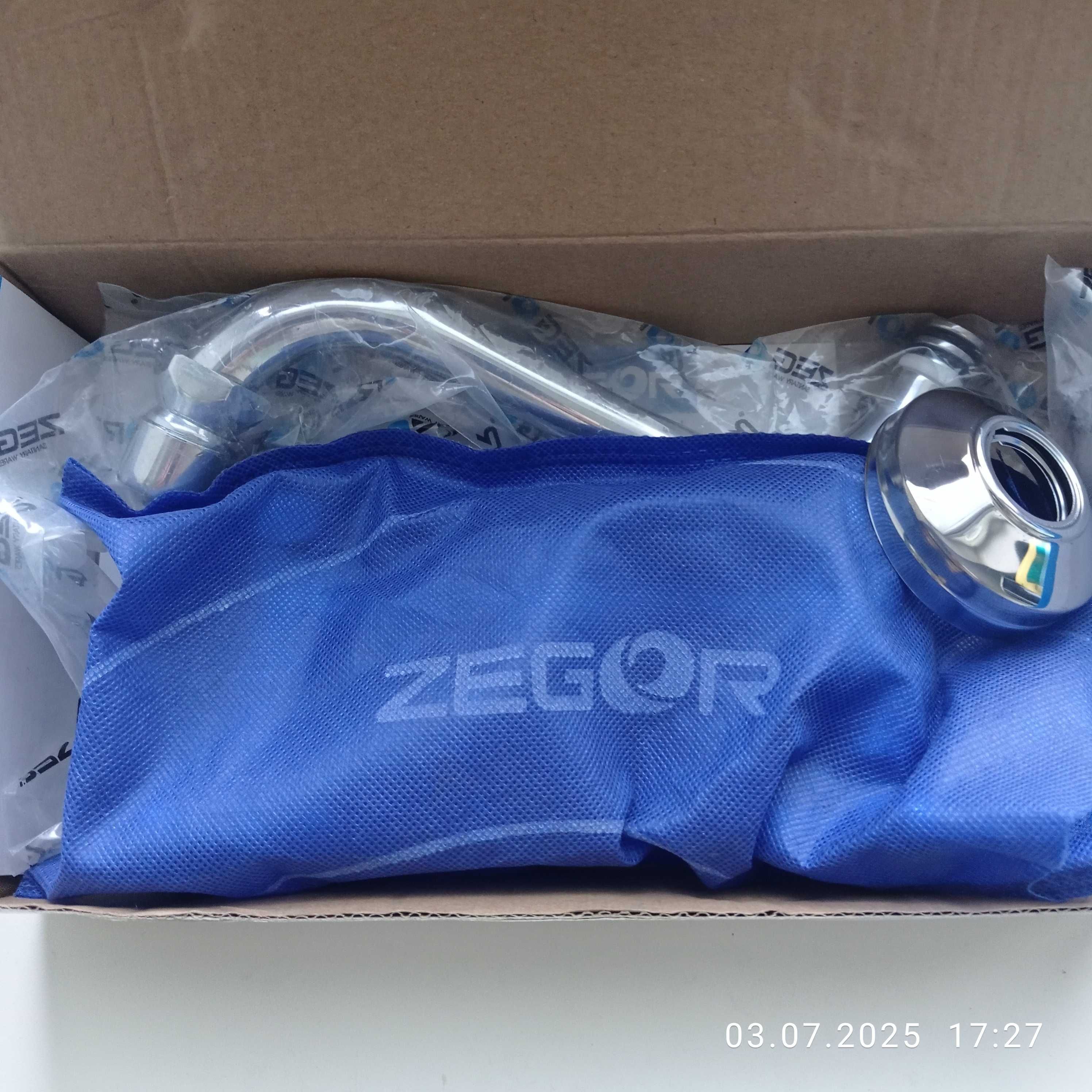 Продам Новий Кран змішувач ZEGOR для кухні , або для ванни.