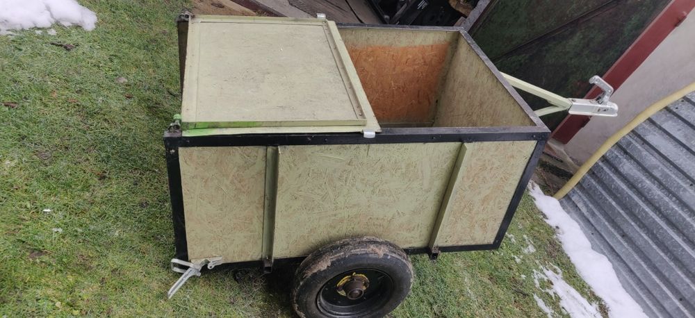 przyczepka do traktorka ogrodowego, wysokie burty, mocne koła i piasty