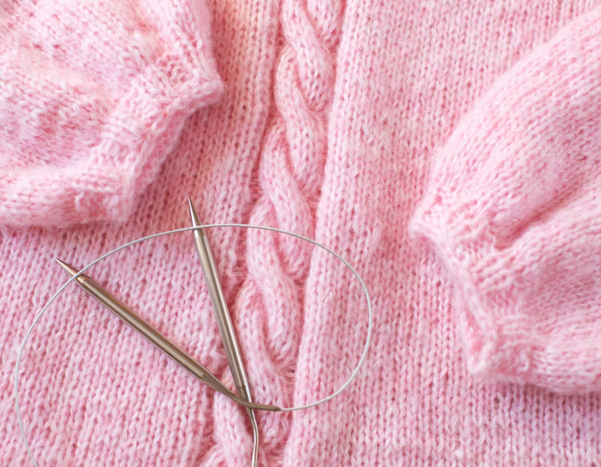 Sweter ręcznie robiony na drutach. Oversize