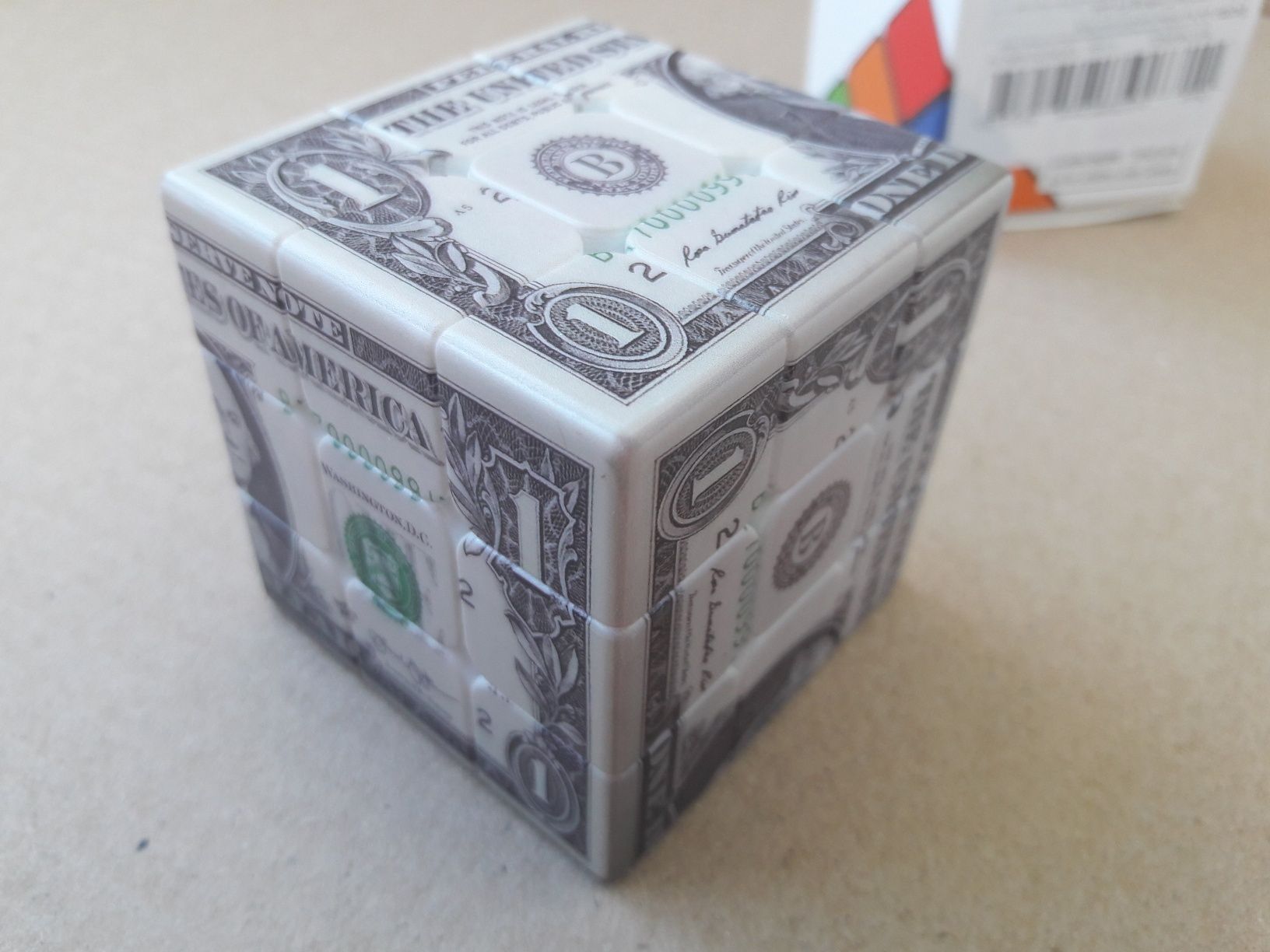 Кубик Рубика доллар