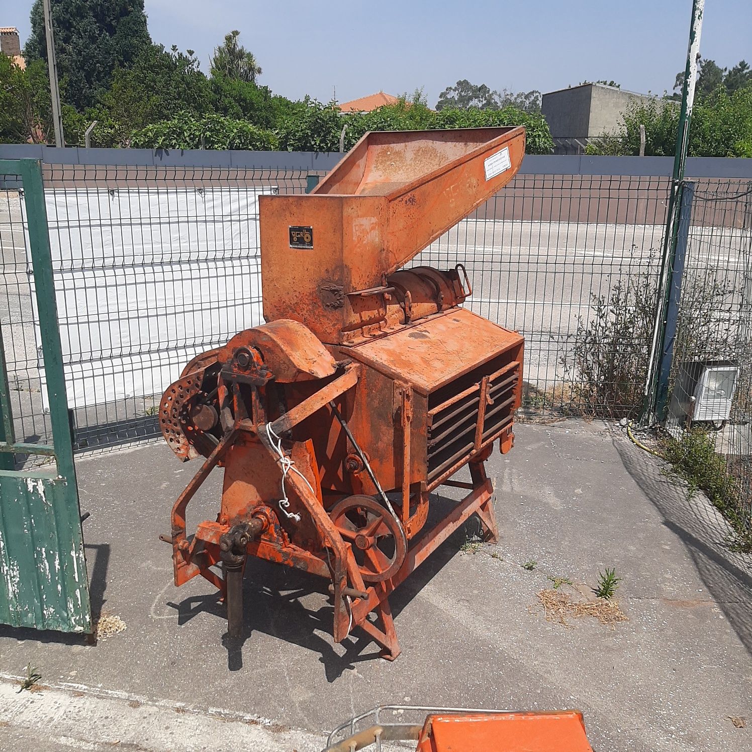 Descaroladora de milho  com limpeza  completa