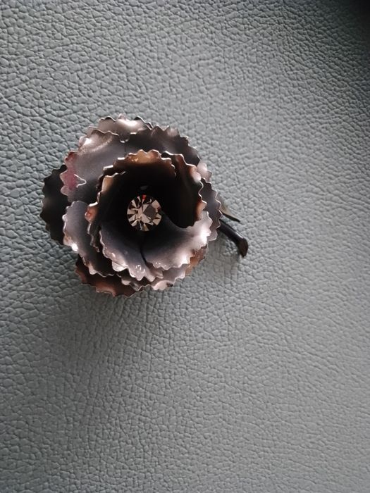 Broszka róża vintage