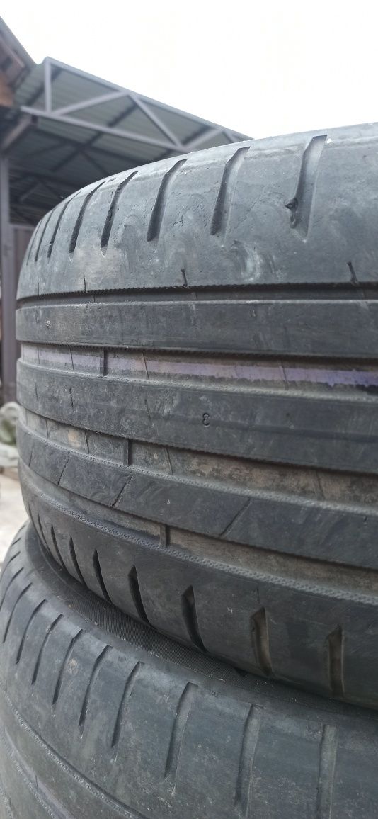 покришки Nokian 2018 рік 255/55 ZR18