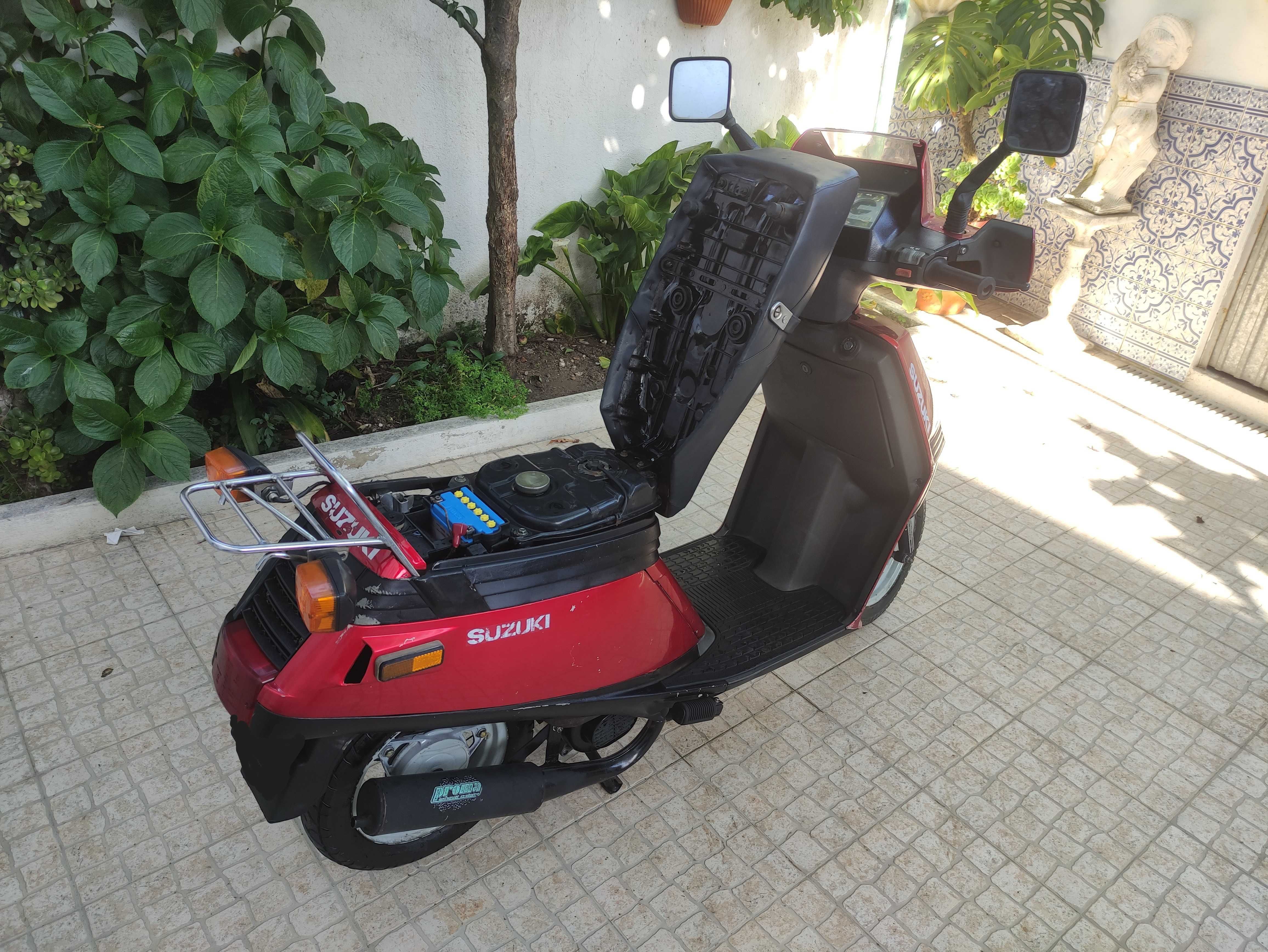 scooter suzuki .