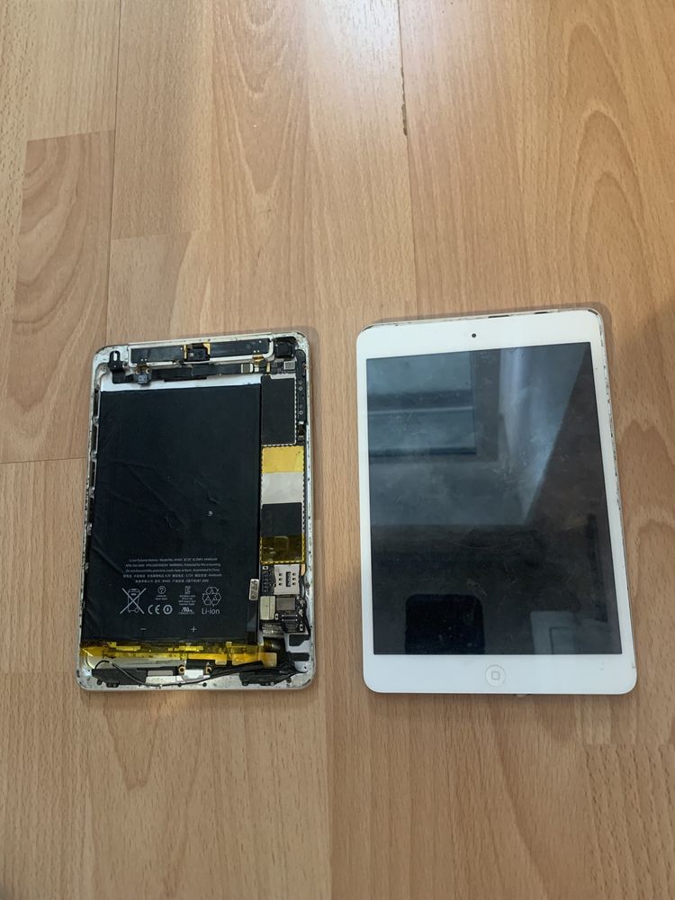 Продам лотом два iPad mini 1,iPad mini 2