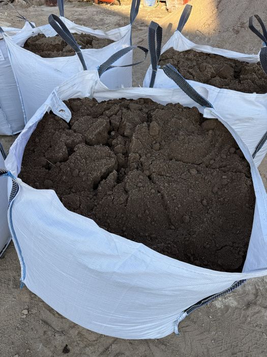 Terra preta ensacada para horta e jardim