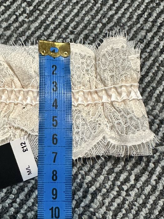 Весільна підвʼзка для нареченної на ногу бежевого кольору Next