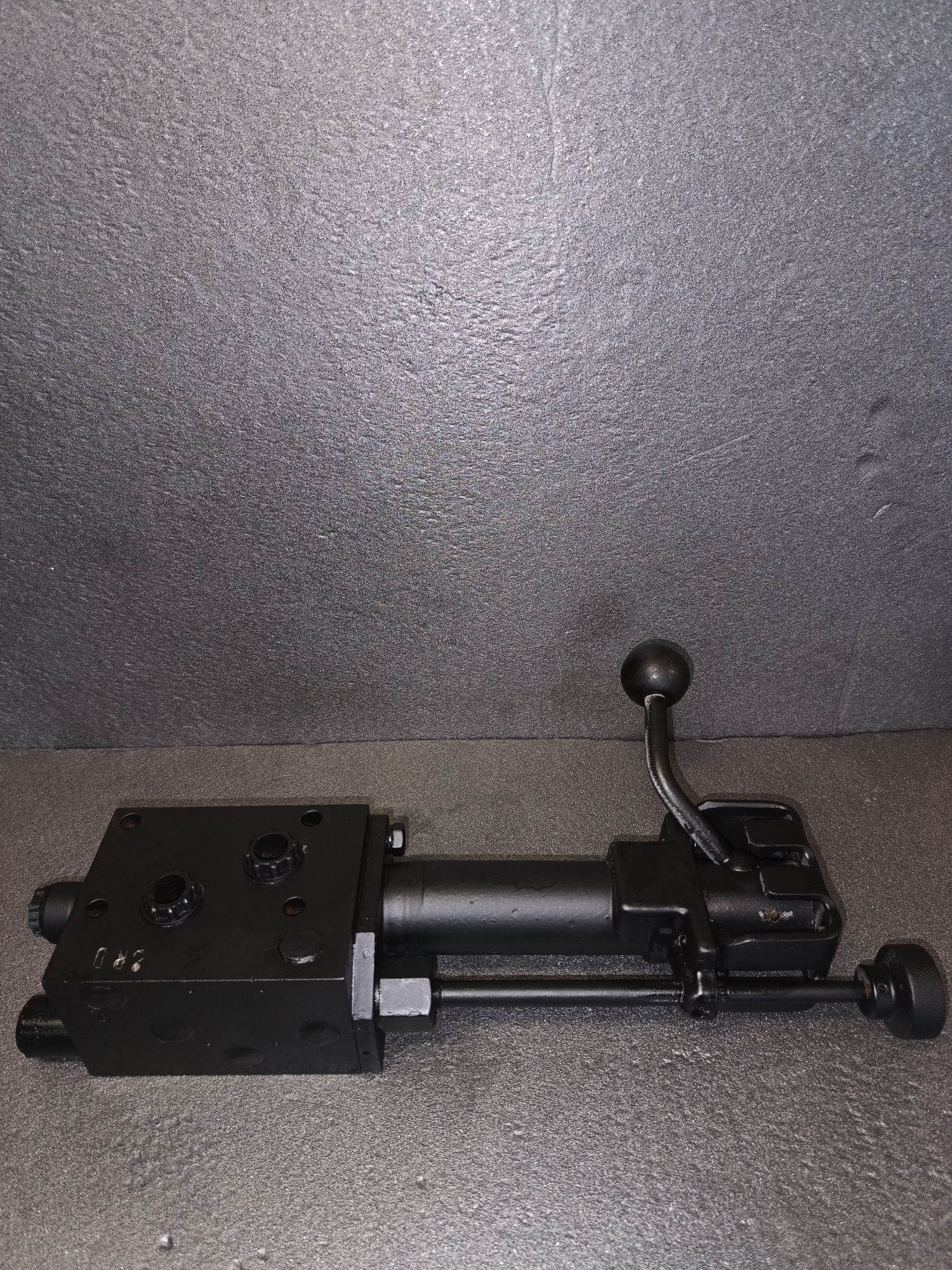 Rozdzielacz hydrauliczny Ursus C-360, C-385, C-330, C-335; Zetor;