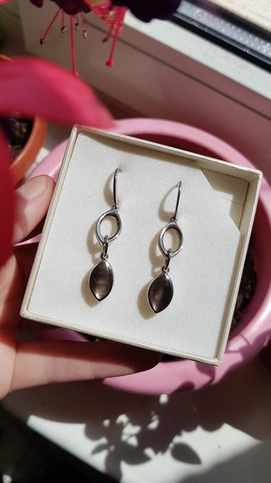 Серебрянные серьги с камнем 925 пробы azendi