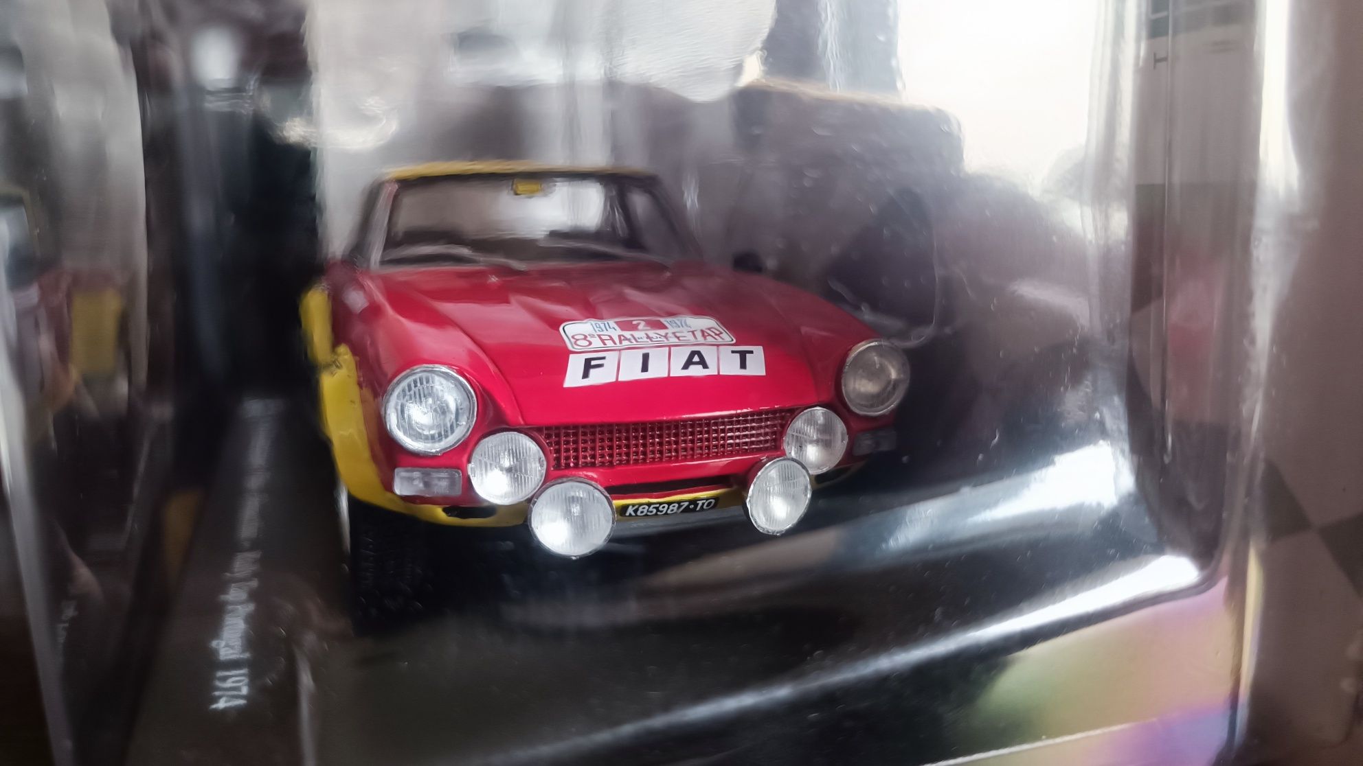 Fiat Abarth 124 Spider. Hachette 1:24