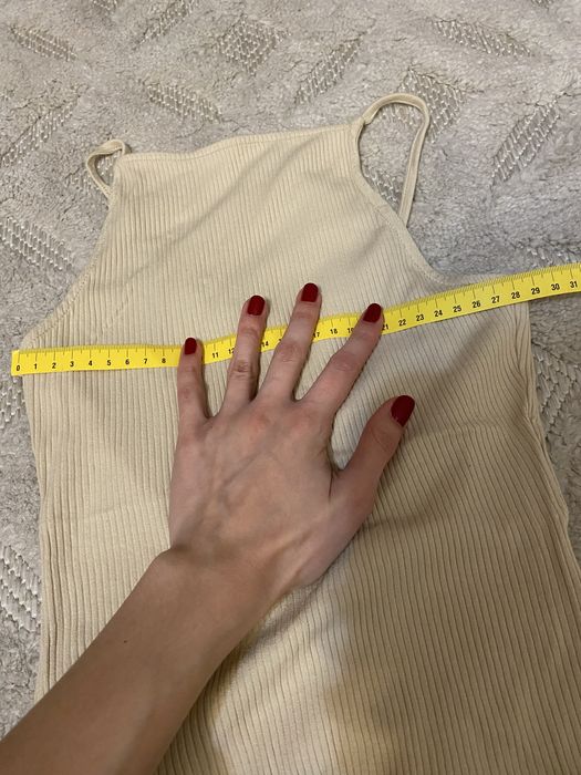 Prążkowane body z wyciętymi plecami