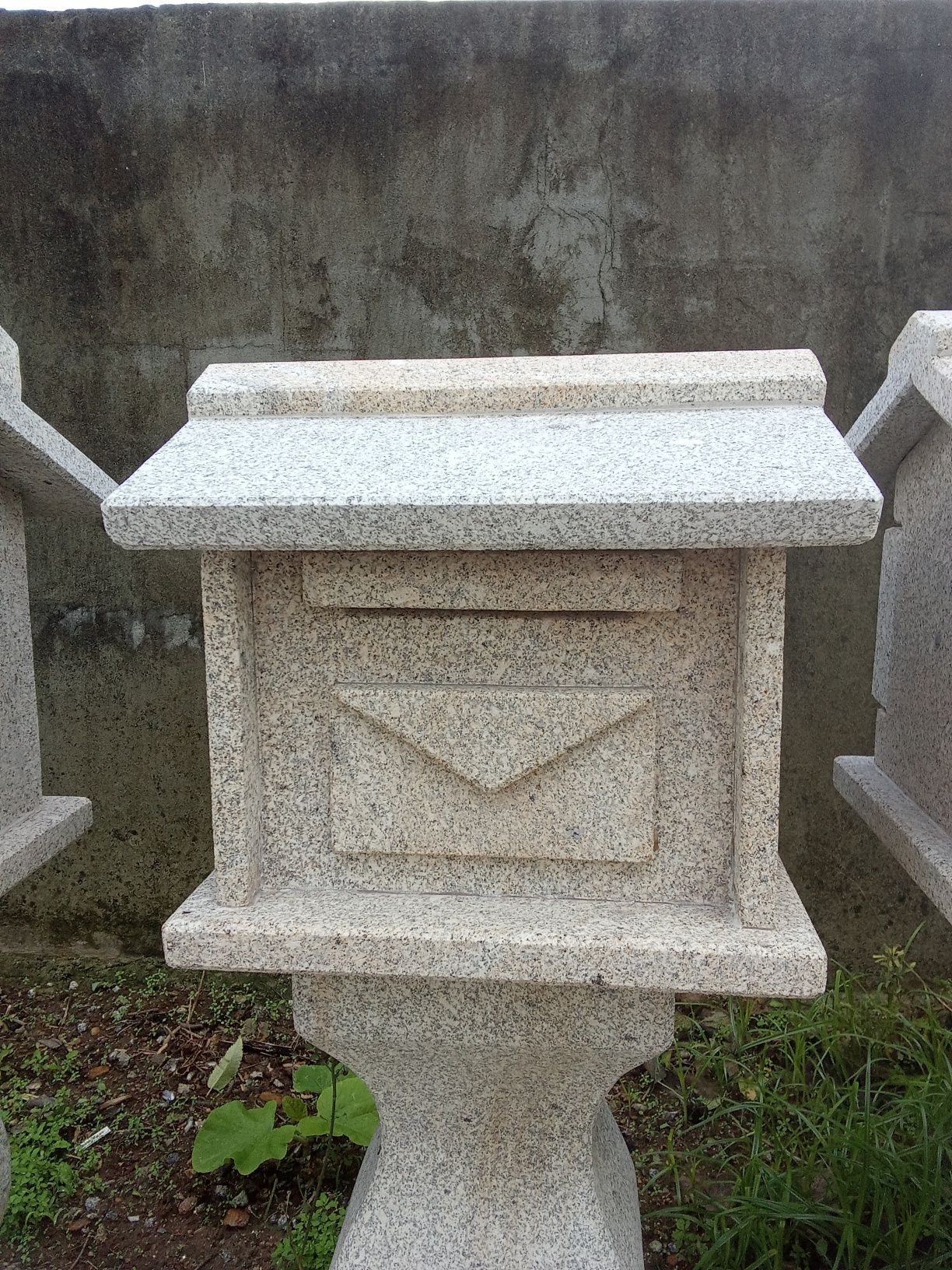 Caixas de correio em granito