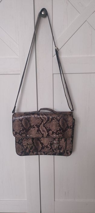 Torebka o ciekawym wzorze.