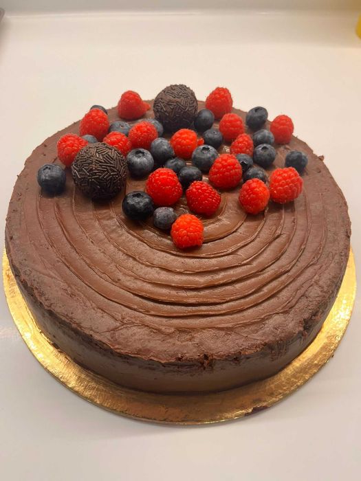 Homemade and Custom Cakes64672864547587123