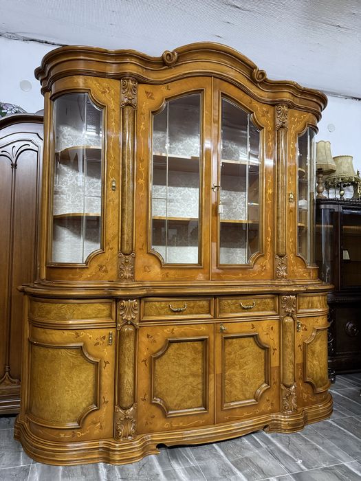 Італійська вітрина, вітрина бароко, комод, барокко, стінка, вітрина