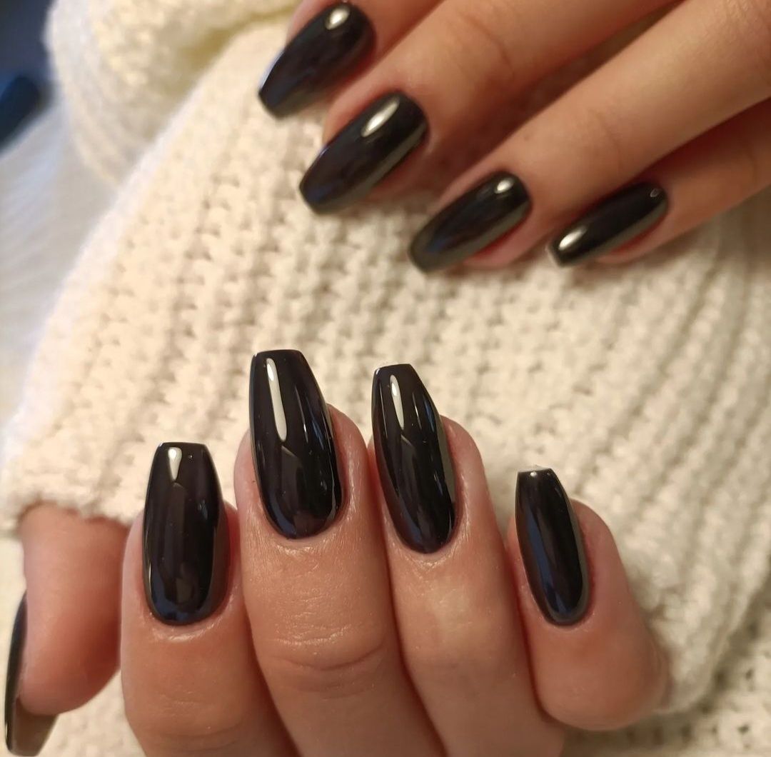 Stylizacja paznokci. Manicure hybrydowy oraz przedłużanie