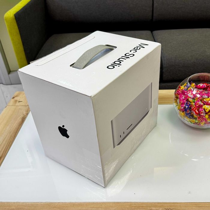 Apple Mac Studio MJMW3 (2022) M1 Ultra / 20CPU / 48GPU / 64GB / 1TB