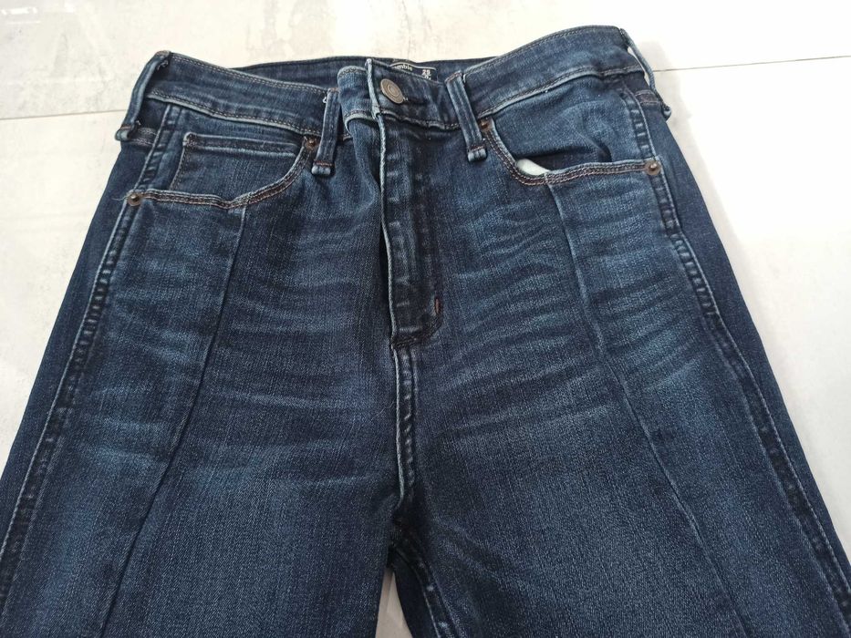 Abercrombie&Fitch damskie spodnie jeansowe rozmiar 25 jak nowe
