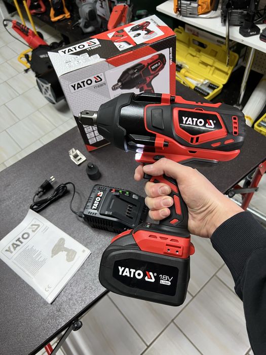 Аккумуляторный ударный гайковерт 2000 Нм YATO YT-828076 + акб 6Ач + зу