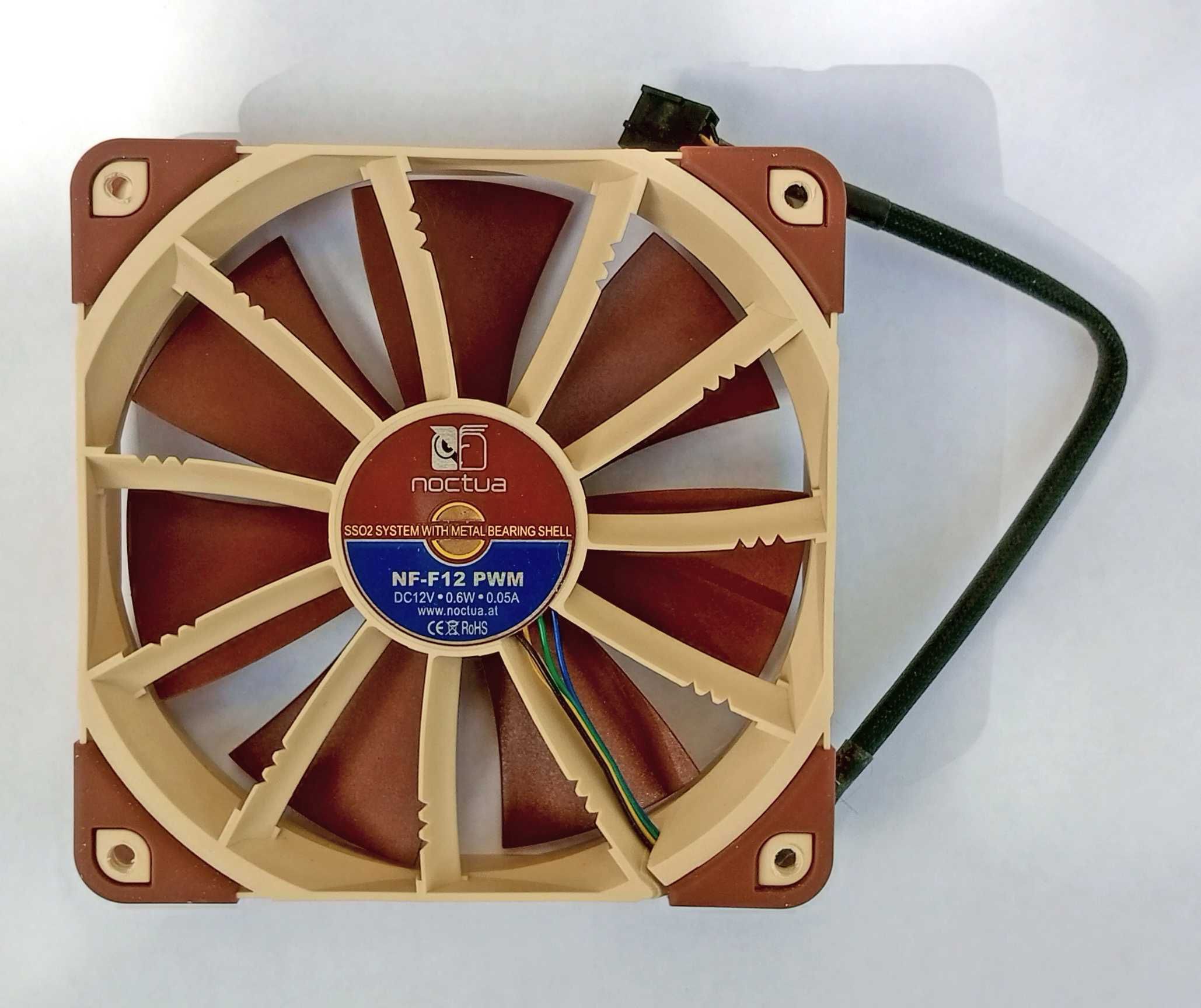 Кулер Noctua NF-F12 PWM у повній комплектації