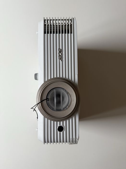 Проєктор Acer HV532