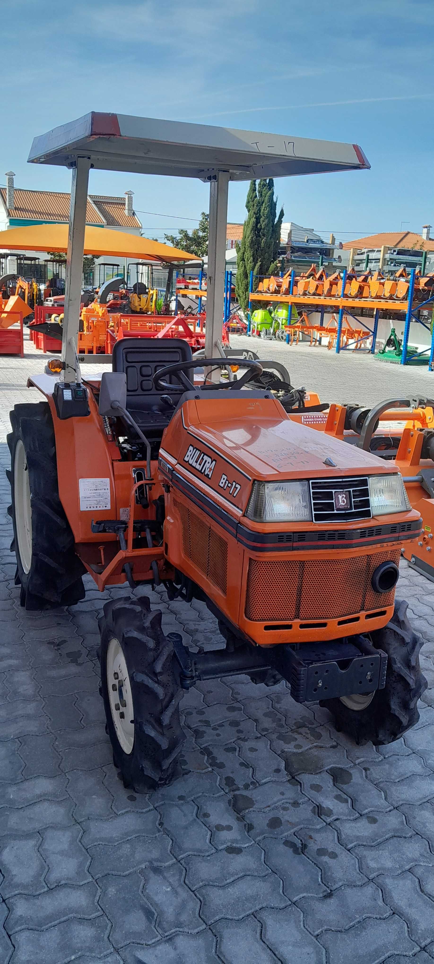 KUBOTA BULTRA B1-17, 4x4 com Capota