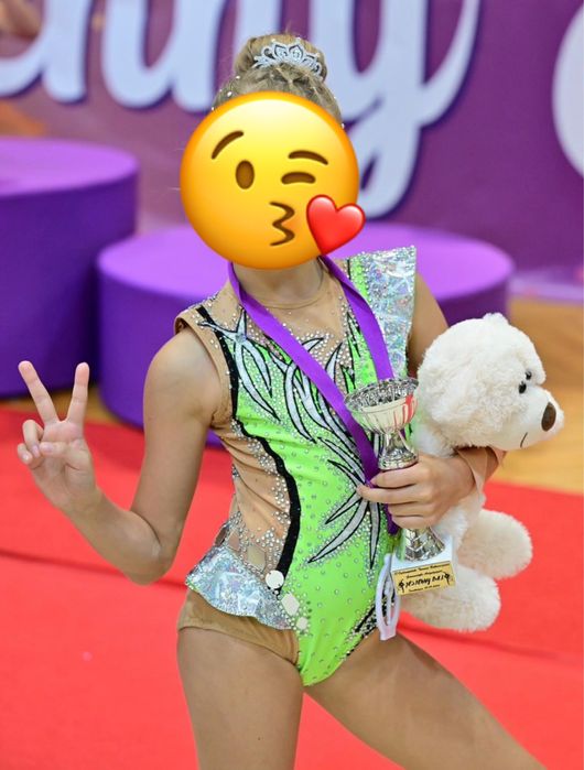 Strój gimnastyczny neonowy