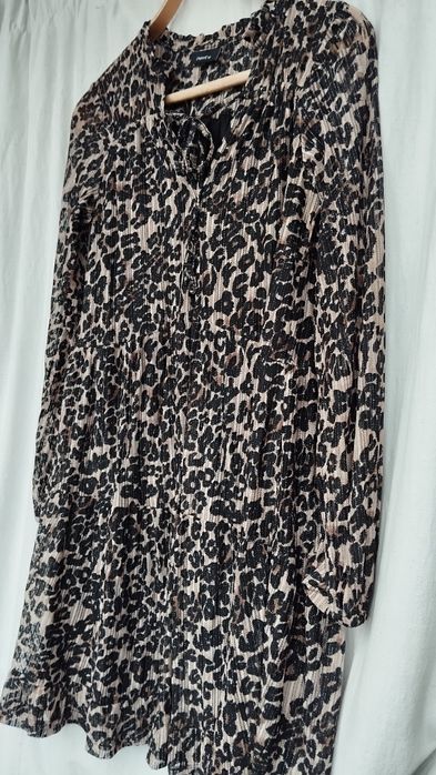 Женское платье в леопардовый принт