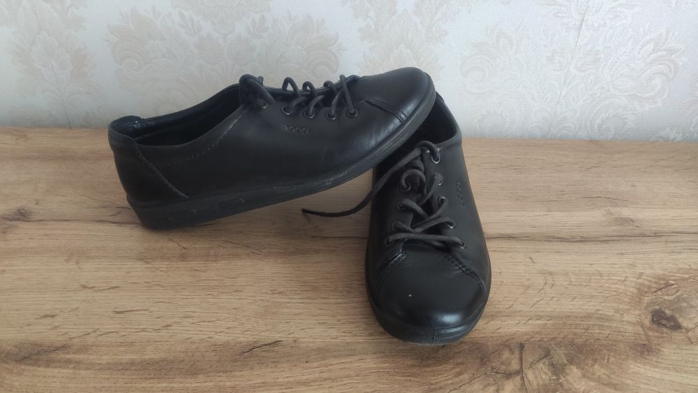 Туфлі черевики Ecco 38 туфли мокасини слипони